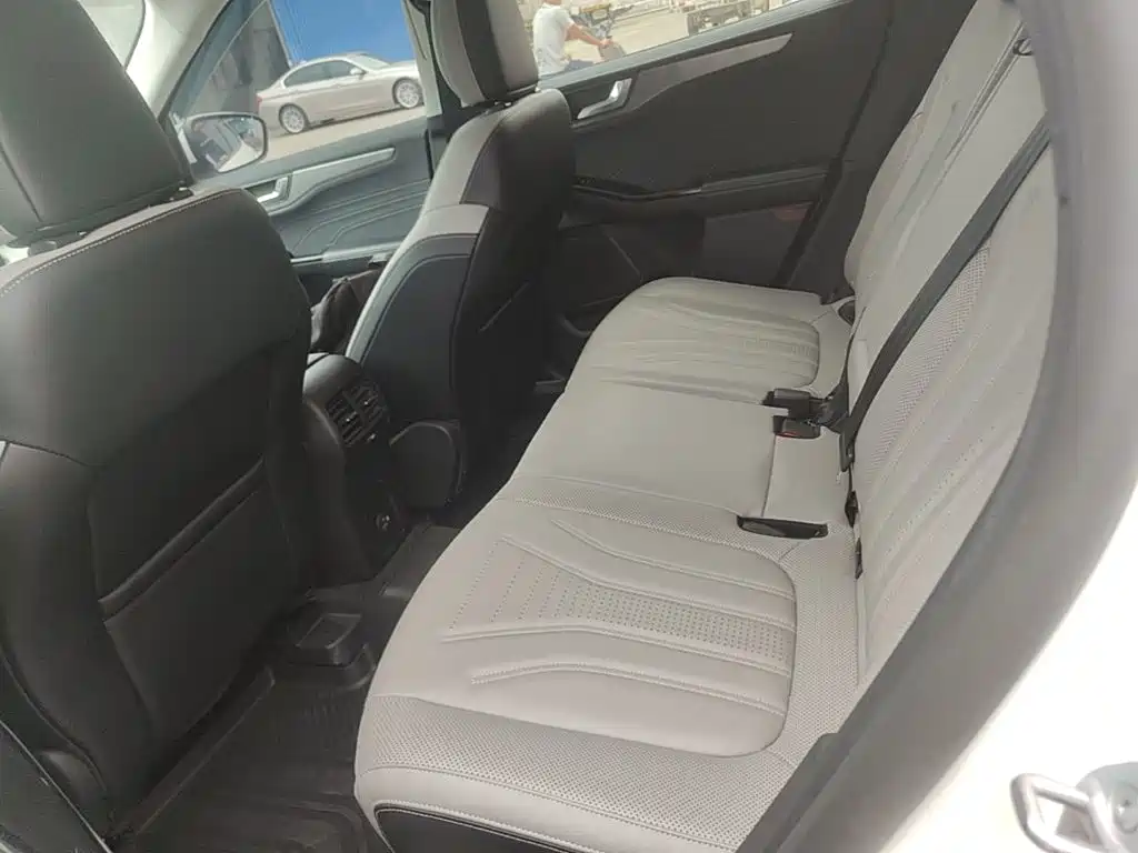 Ford Escape — миниатюра 17