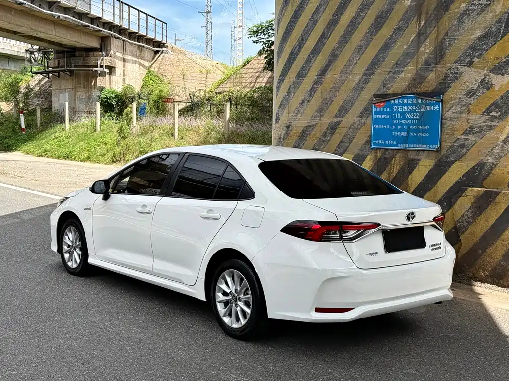 Toyota Corolla — миниатюра 3