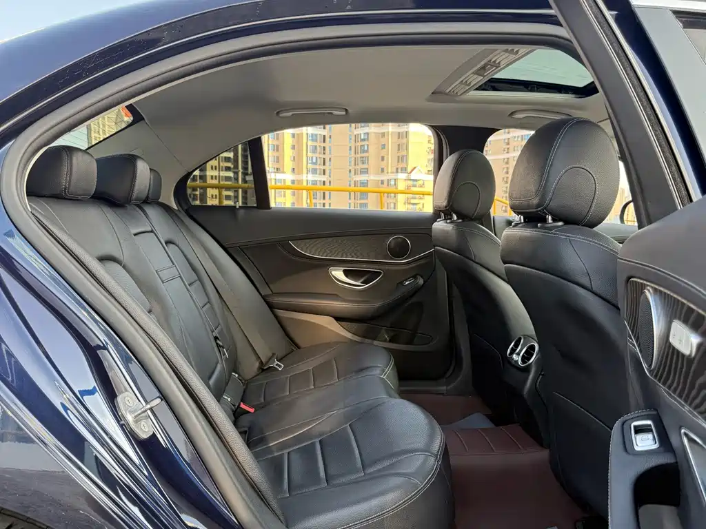 Mercedes-Benz C-Class — миниатюра 9