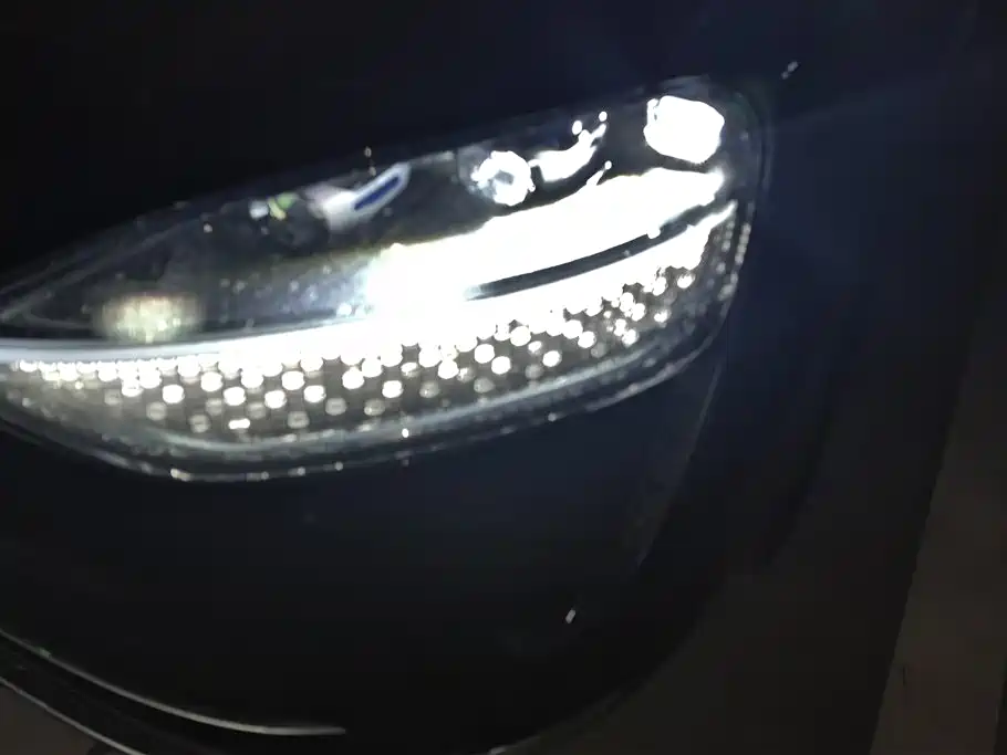 AITO ASK THE WORLD M9