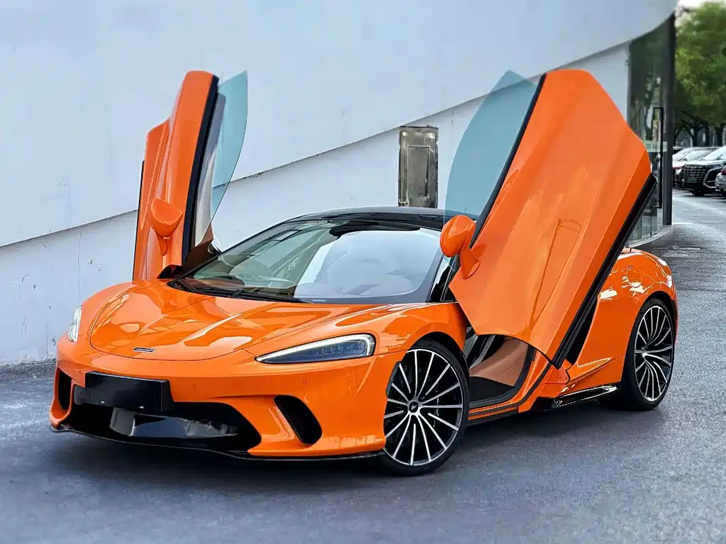 McLaren GT