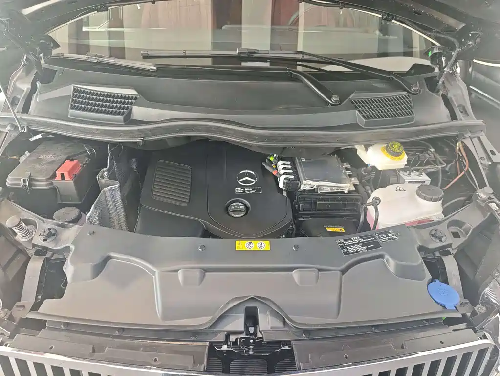 Mercedes-Benz Vito 2024 2.0T