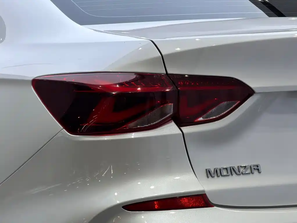 Chevrolet Monza — миниатюра 10