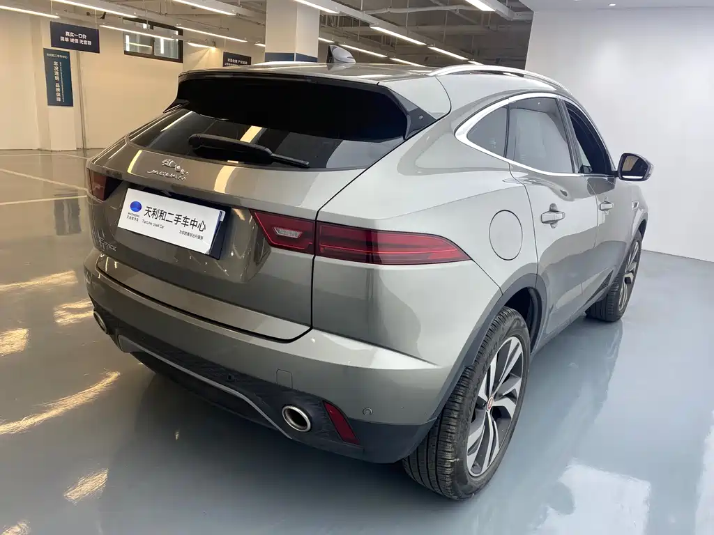 Jaguar E-PACE — миниатюра 17