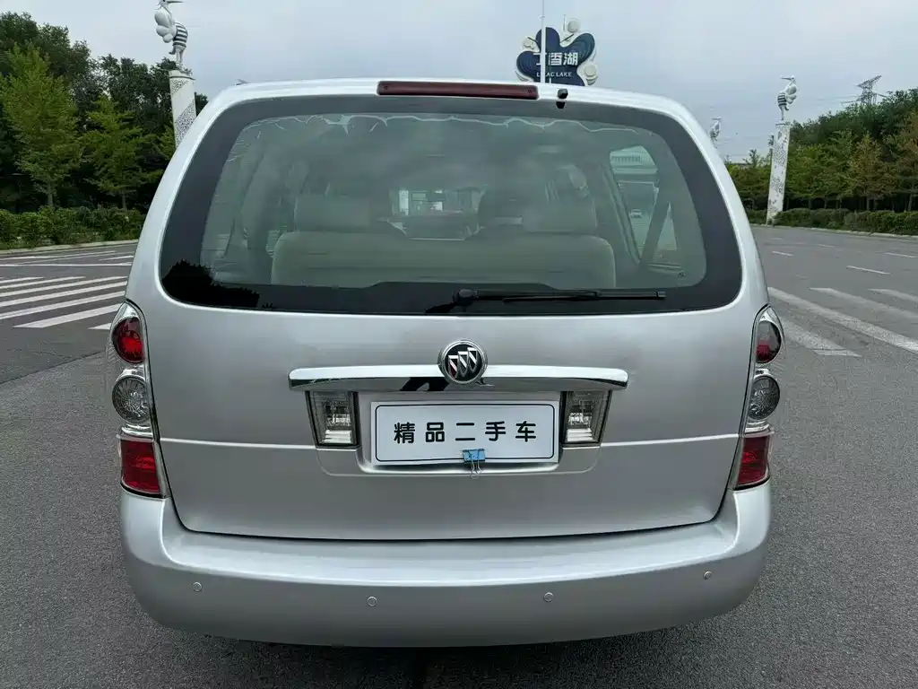 Buick GL8 — миниатюра 7