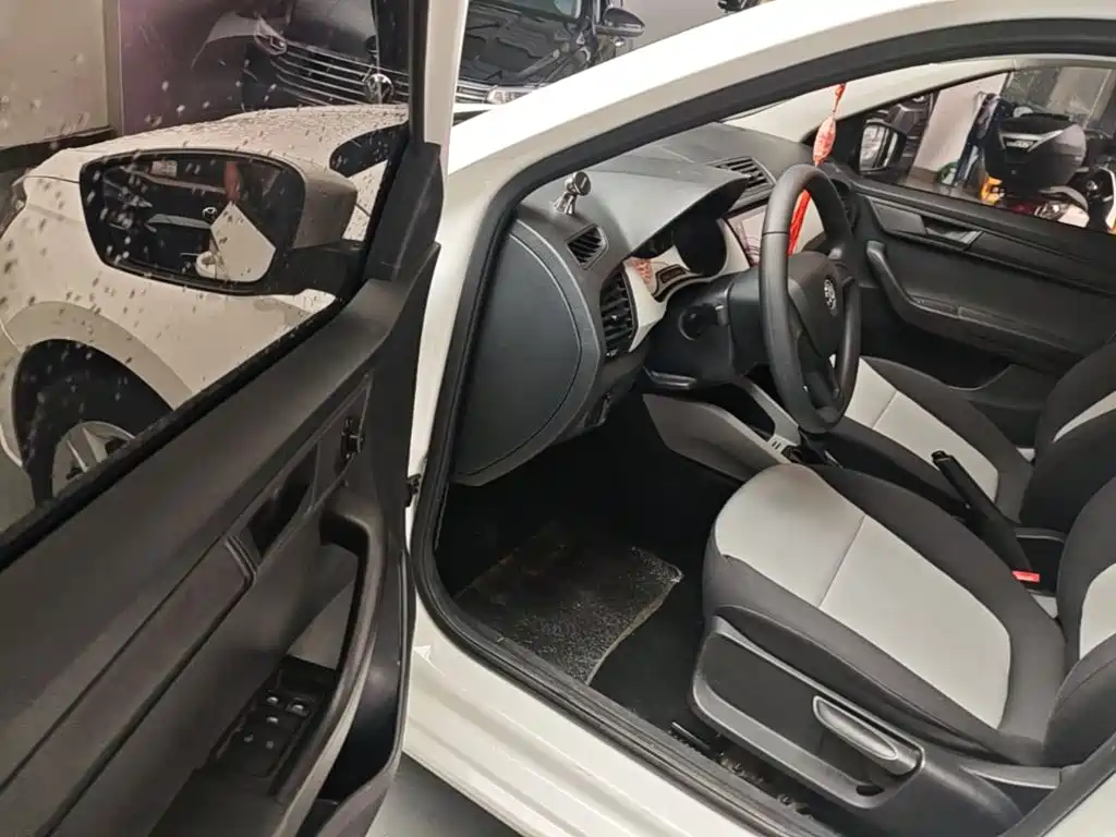 Skoda Fabia — миниатюра 16