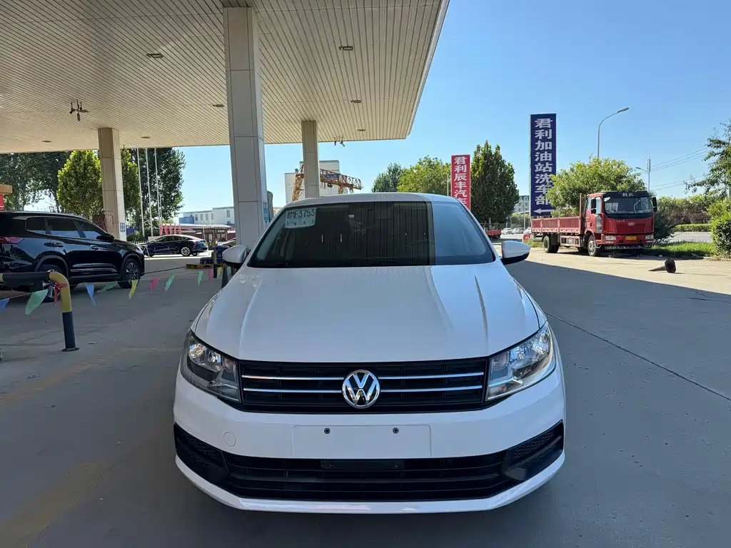 Volkswagen Santana — миниатюра 2