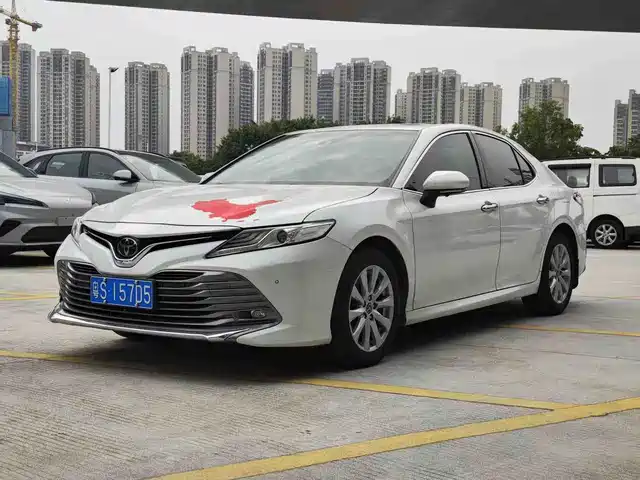 TOYOTA CAMRY 2020
