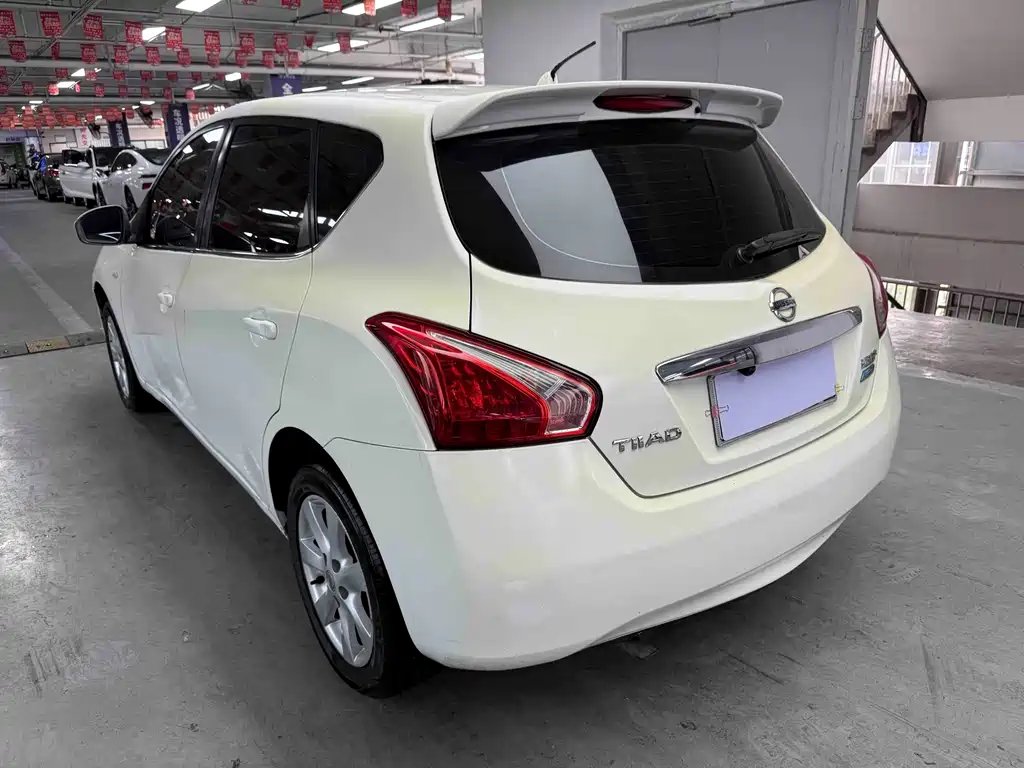 Nissan Tiida — миниатюра 10