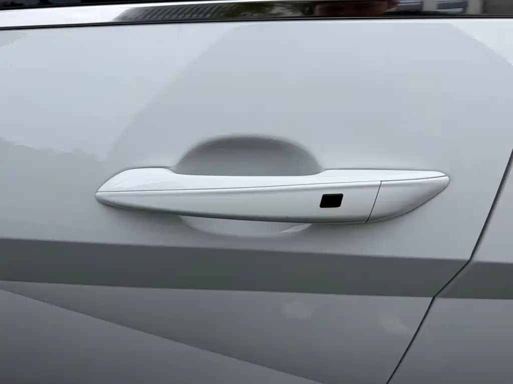 Hyundai Elantra — миниатюра 7