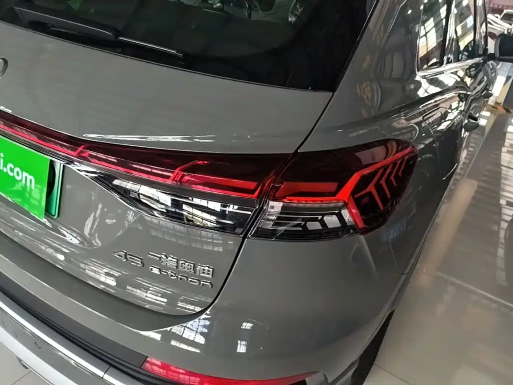 Audi Q4 e-tron — миниатюра 8