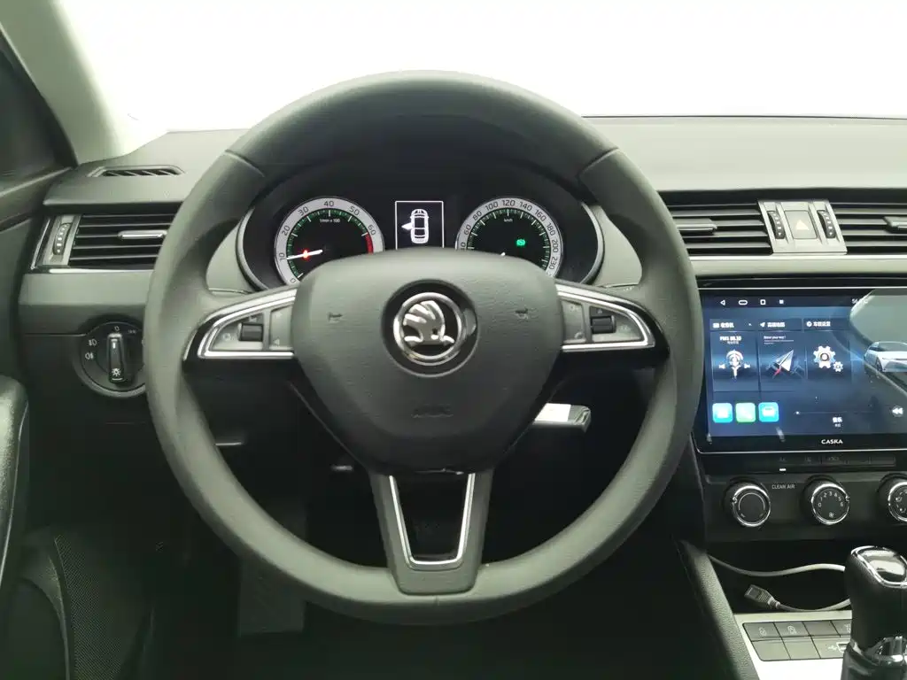 Skoda Octavia — миниатюра 11