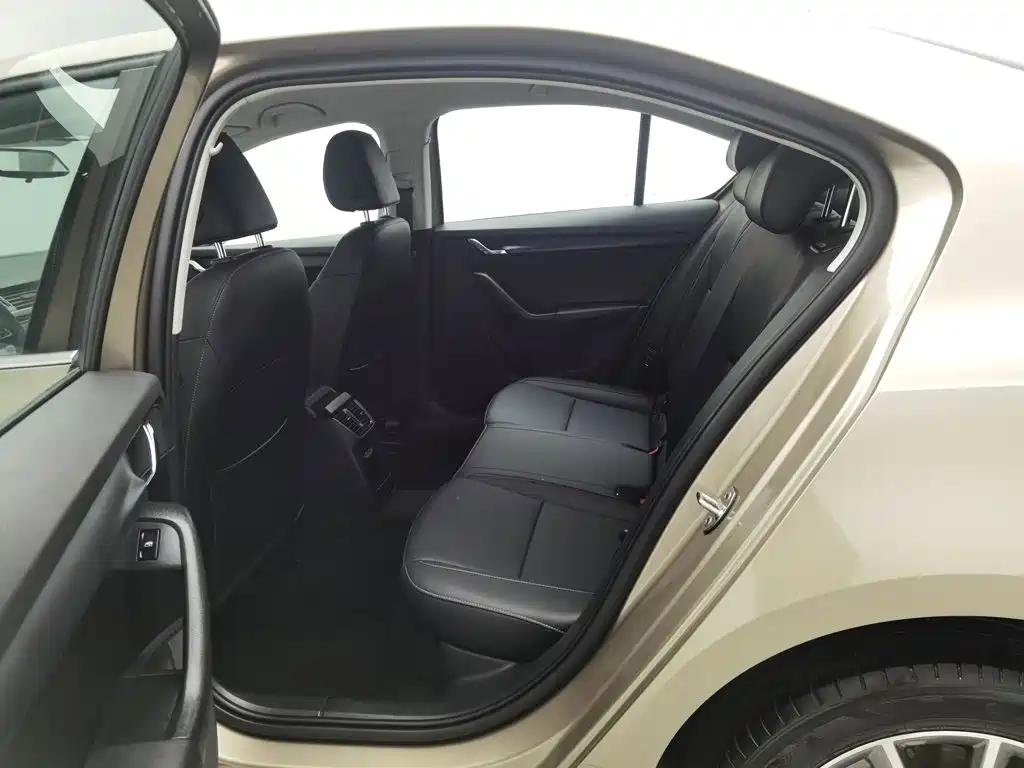 Skoda Octavia — миниатюра 15