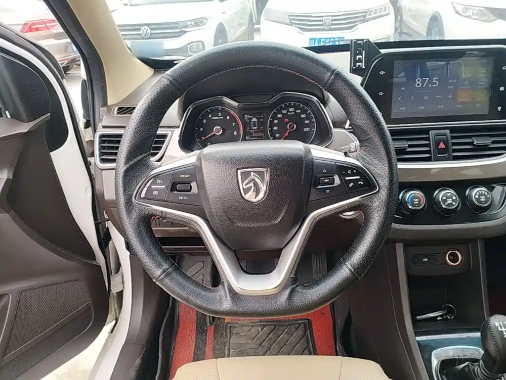 Baojun 310W — миниатюра 11