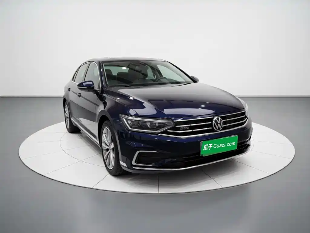 Volkswagen Magotan PHEV — миниатюра 3
