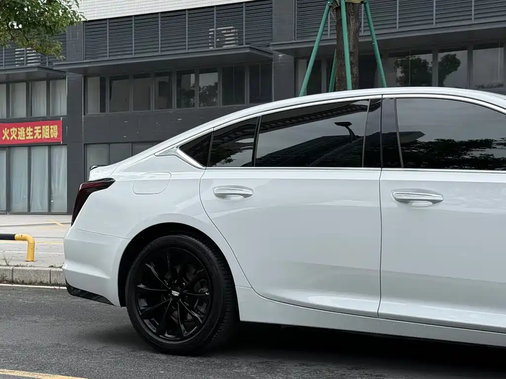 Cadillac CT5 — миниатюра 18