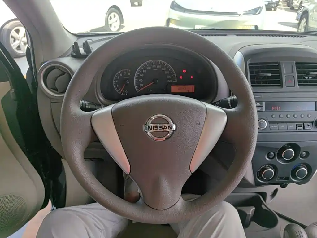 Nissan Sunny — миниатюра 11