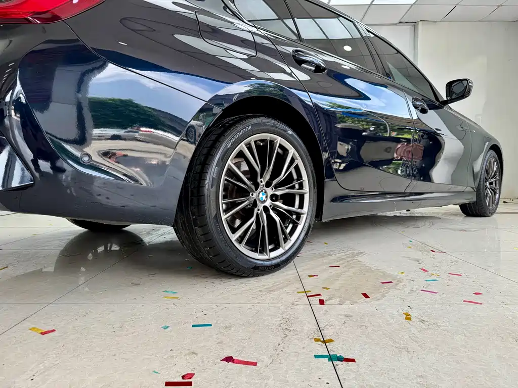 BMW 3 Series — миниатюра 21