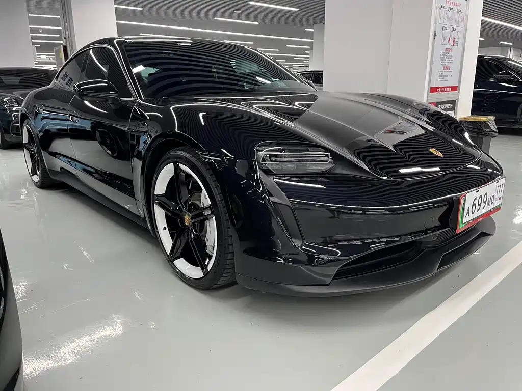 Porsche Taycan — миниатюра 3