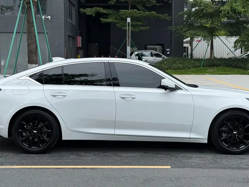 Cadillac CT5 — миниатюра 4