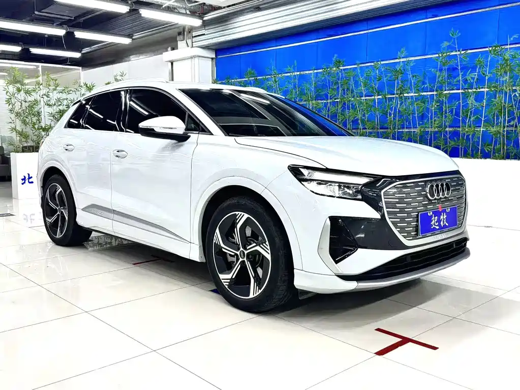 Audi Q4 e-tron — миниатюра 3