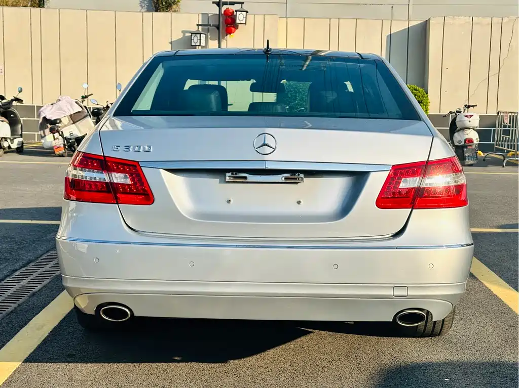 Mercedes-Benz E-Class E 2010 E 300 Fashion Luxury