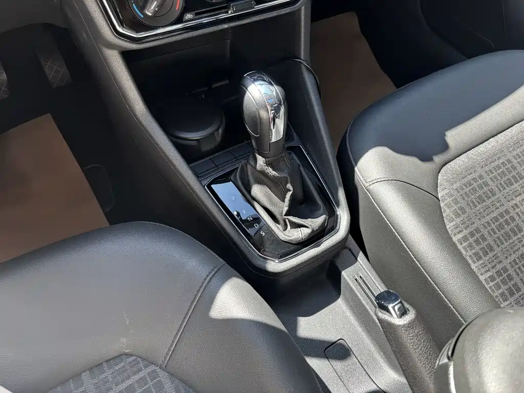 Volkswagen Jetta — миниатюра 16