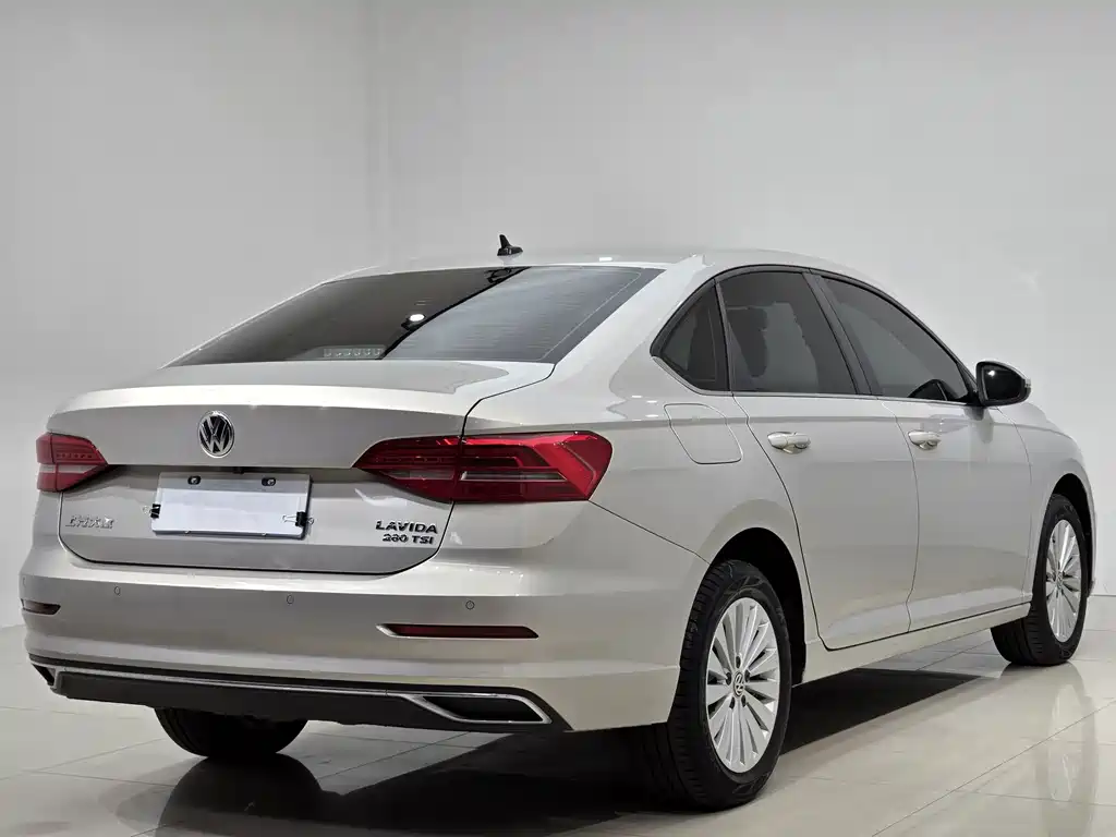 Volkswagen Lavida — миниатюра 6