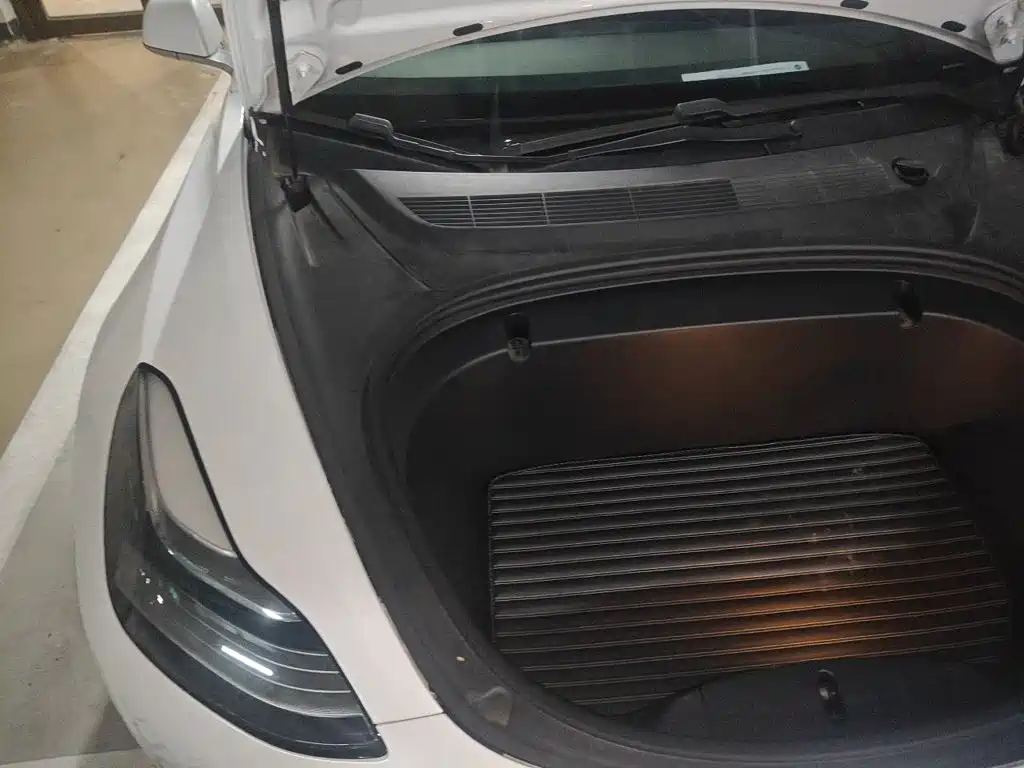 Tesla Model 3 — миниатюра 20