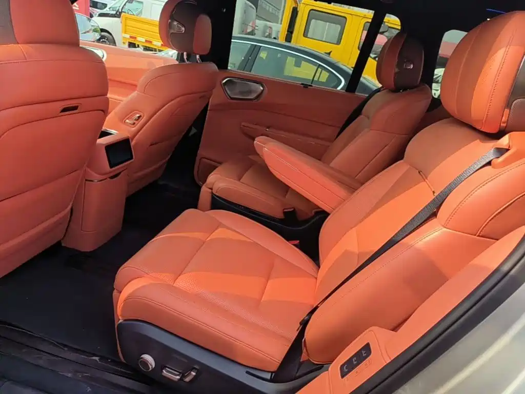 Lynk & Co 900 — миниатюра 16