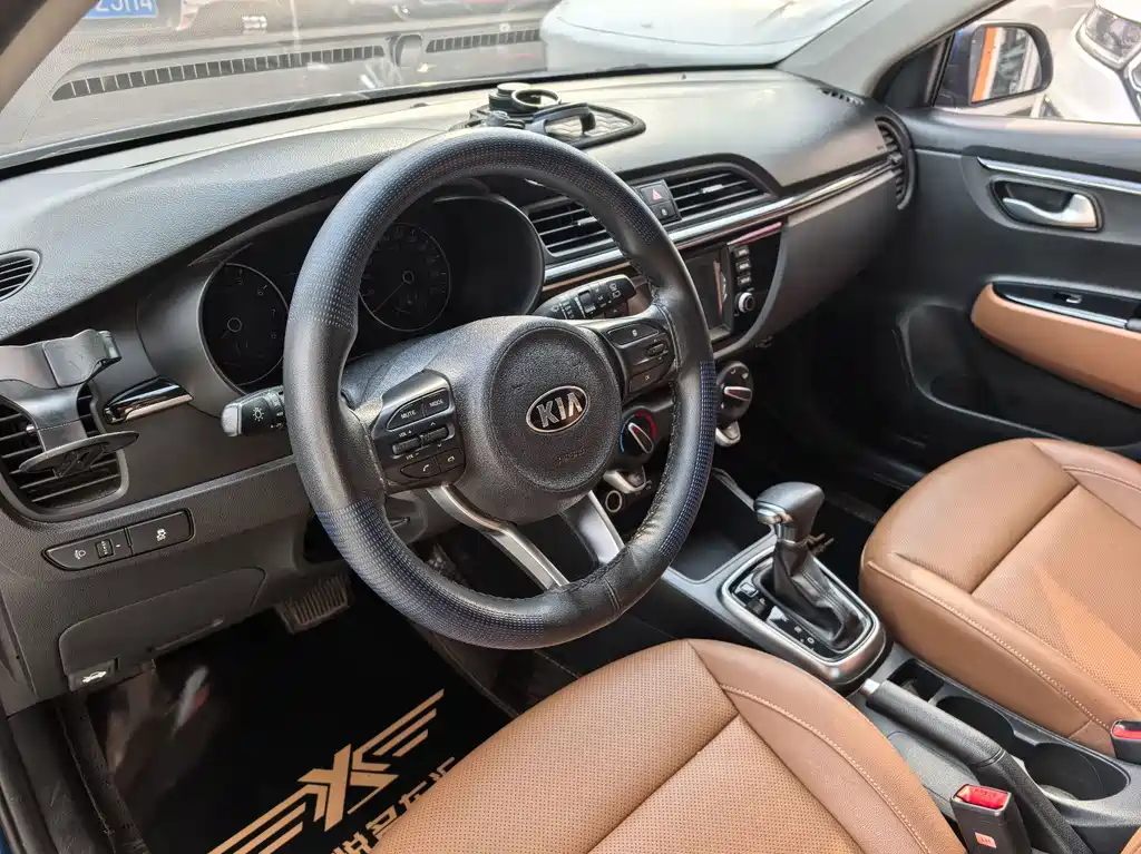 Kia KX Cross — миниатюра 8