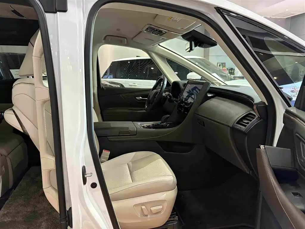 Toyota Vellfire — миниатюра 7