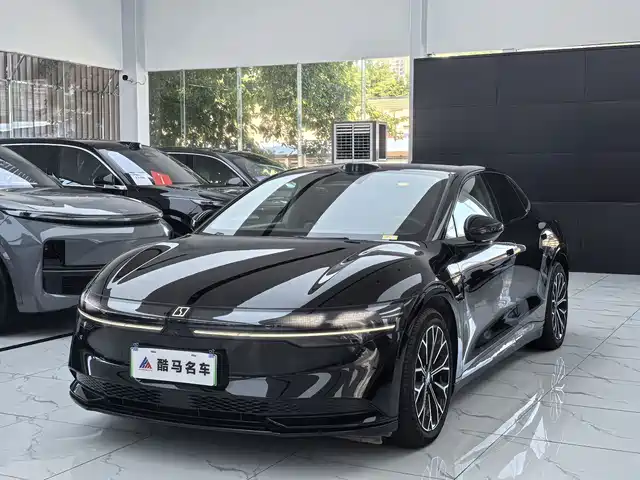 2024 Zeekr 007