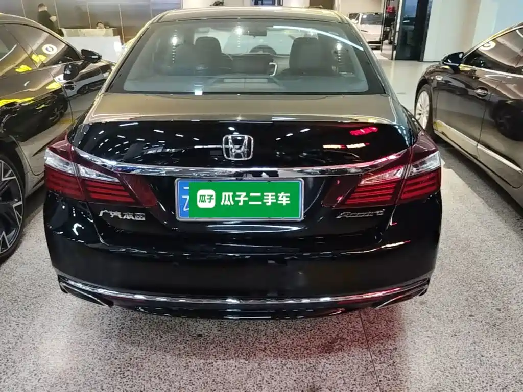 Honda Accord — миниатюра 6