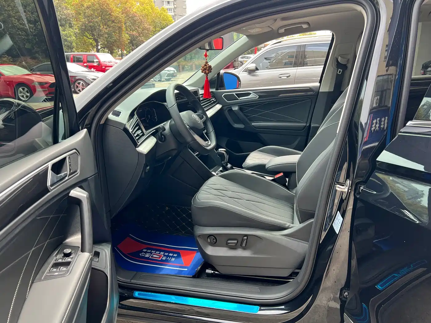 Volkswagen Tiguan L id 4654489 из Китая 9