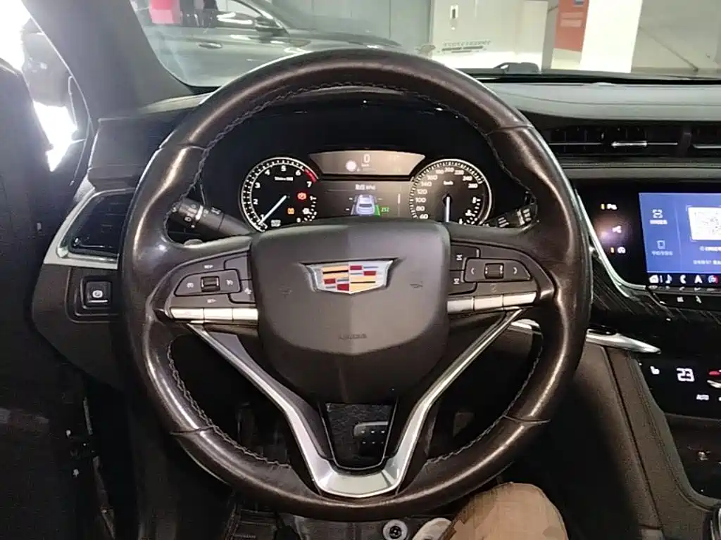 Cadillac XT6 — миниатюра 11