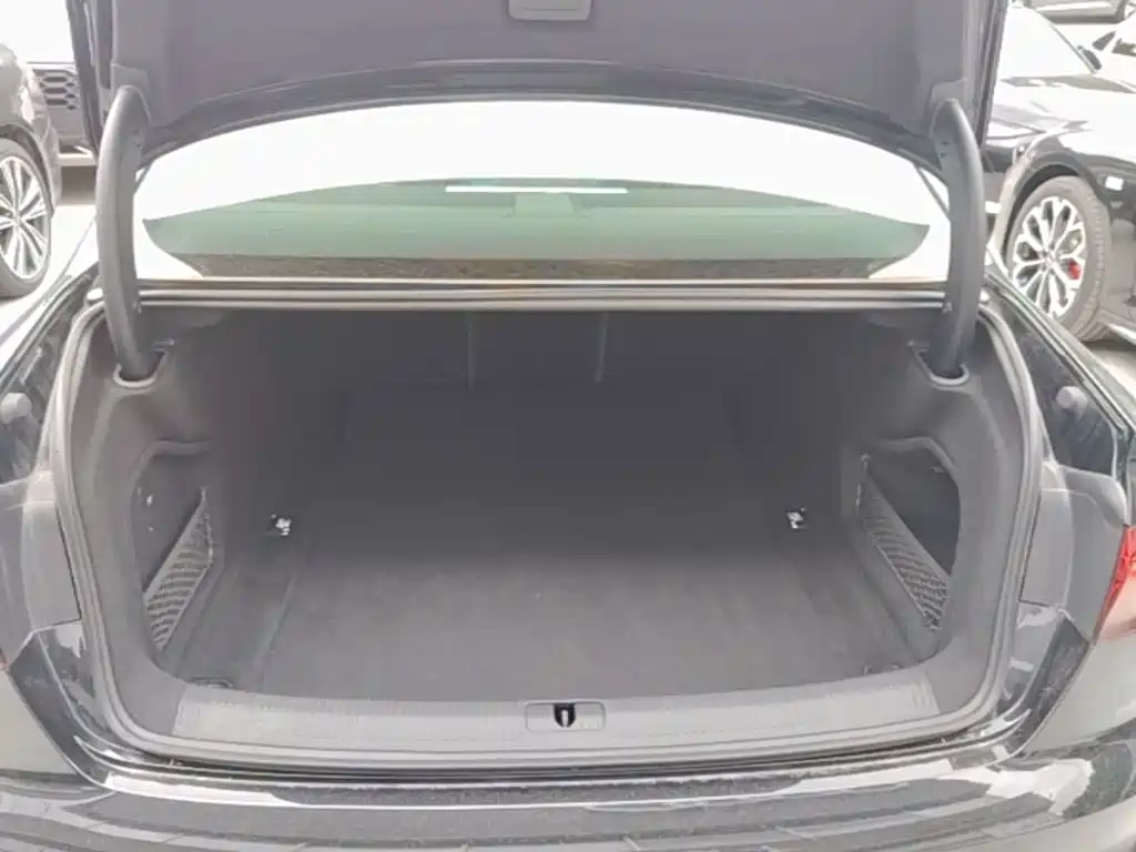 Audi A4L — миниатюра 19