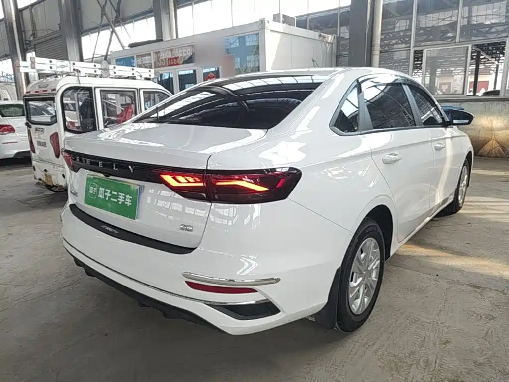 Geely Emgrand — миниатюра 7