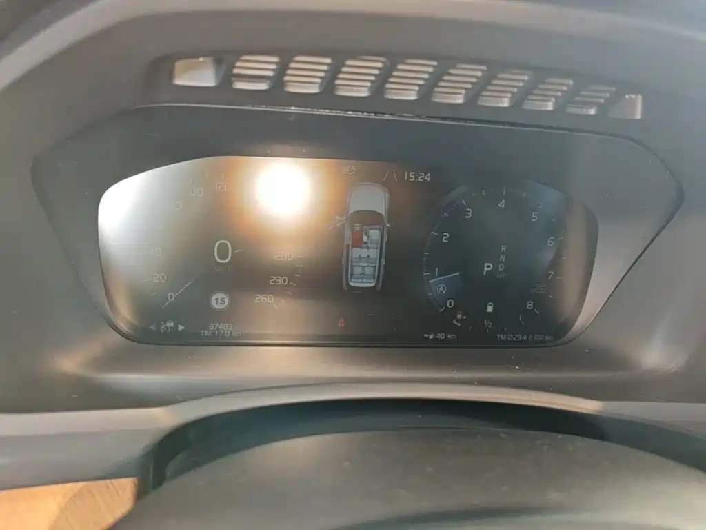 Volvo XC90 — миниатюра 12