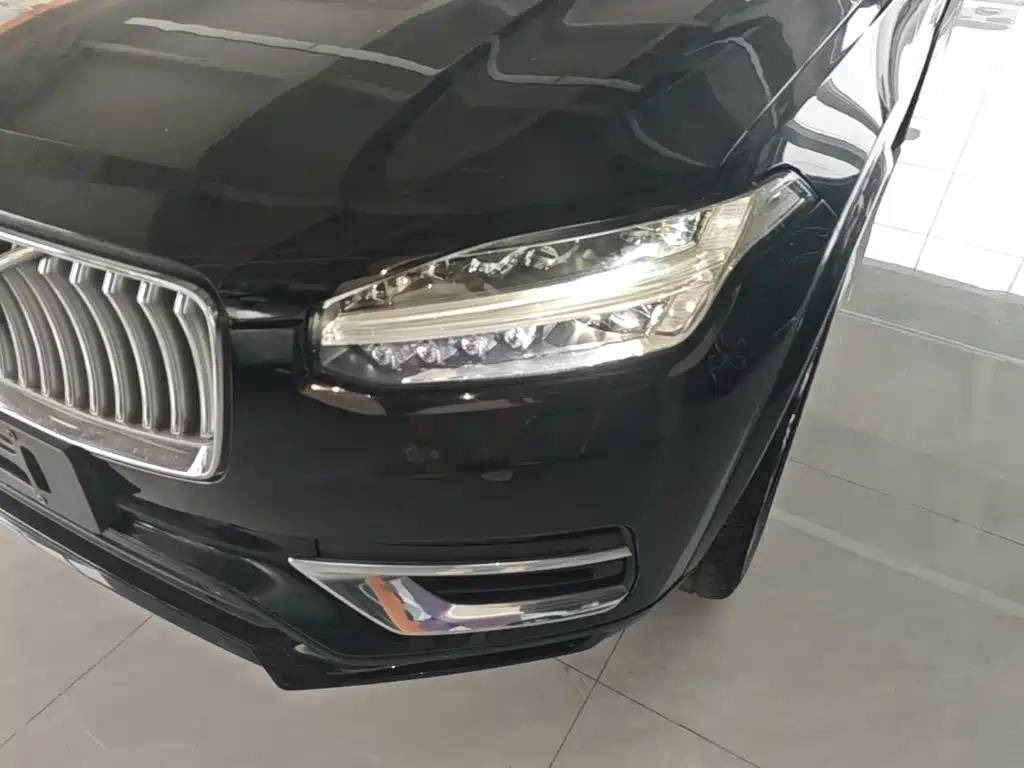 Volvo XC90 — миниатюра 24