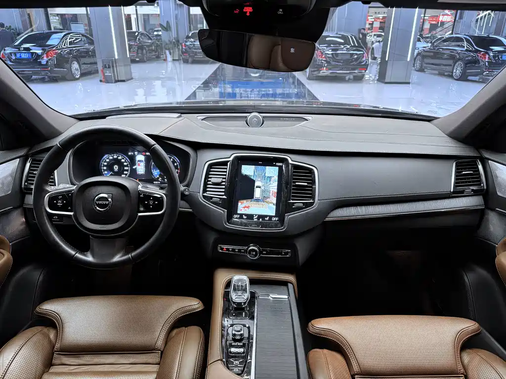 Volvo XC90 — миниатюра 5