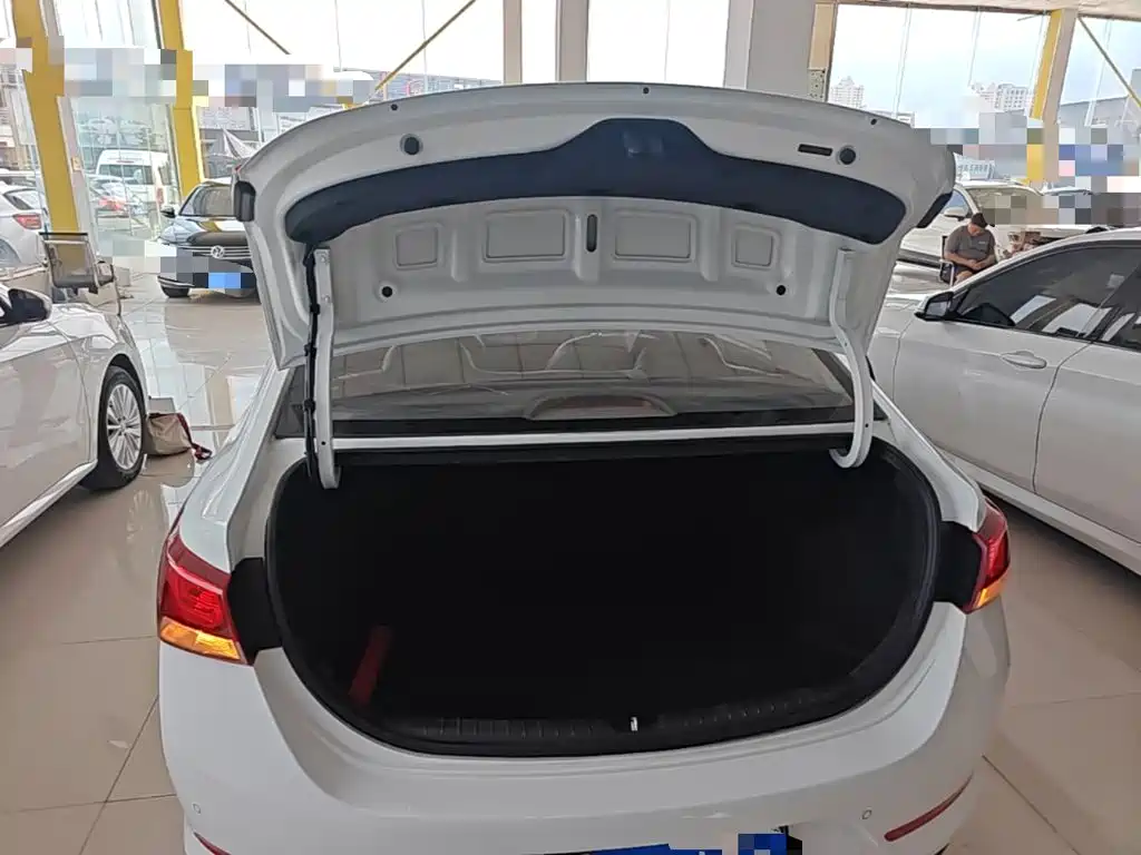Hyundai Verna — миниатюра 19