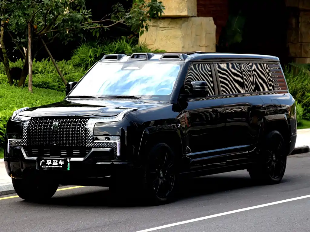 Yangwang Yangwang U8 L — миниатюра 2