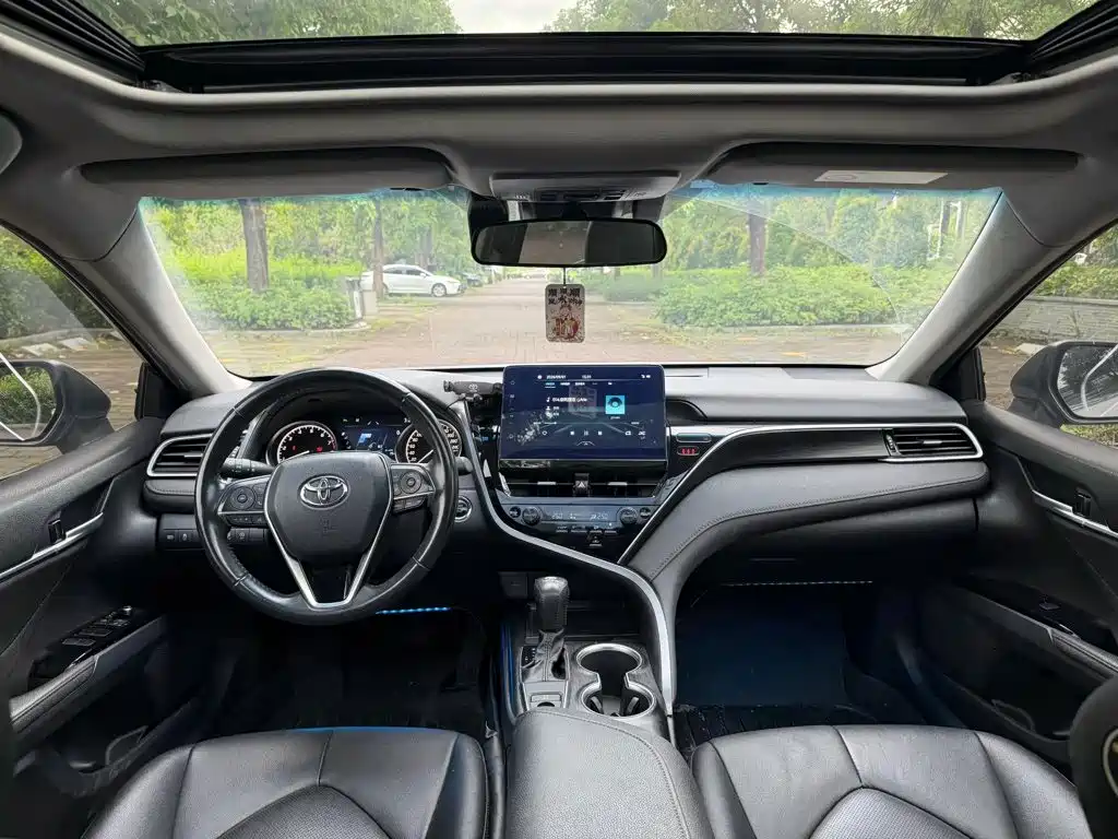 Toyota Camry — миниатюра 9
