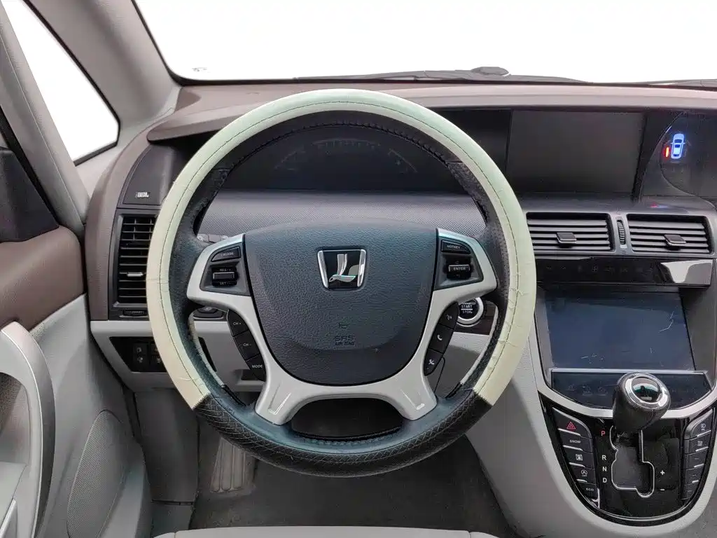 Luxgen Big 7 MPV — миниатюра 11