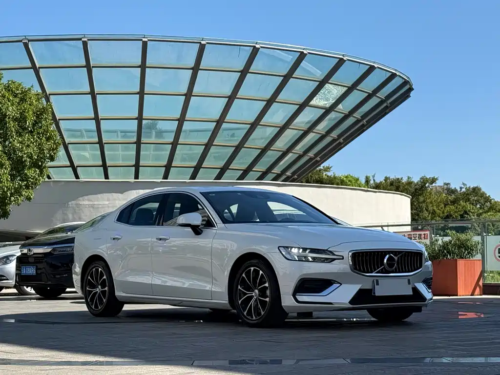 Volvo S60 — миниатюра 3