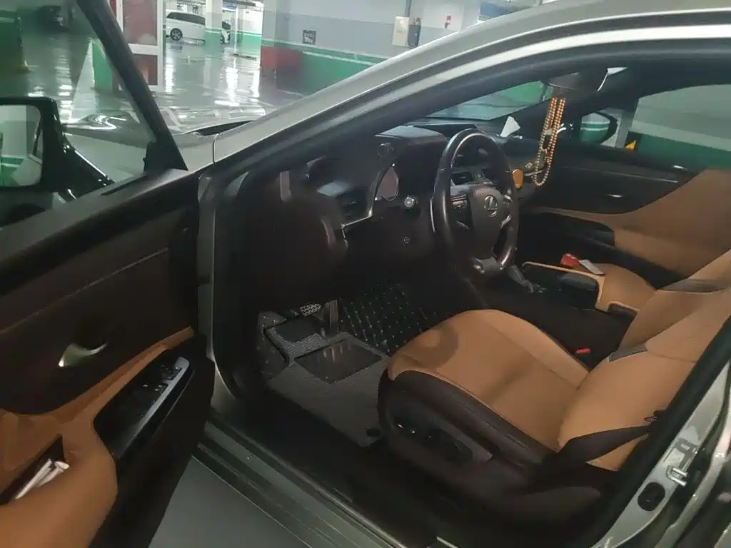 Lexus ES — миниатюра 17