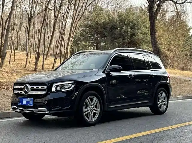 MERCEDES-BENZ GLB