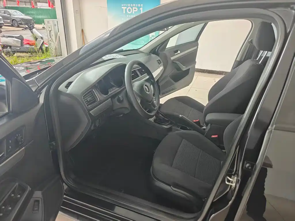 Volkswagen Lavida — миниатюра 5