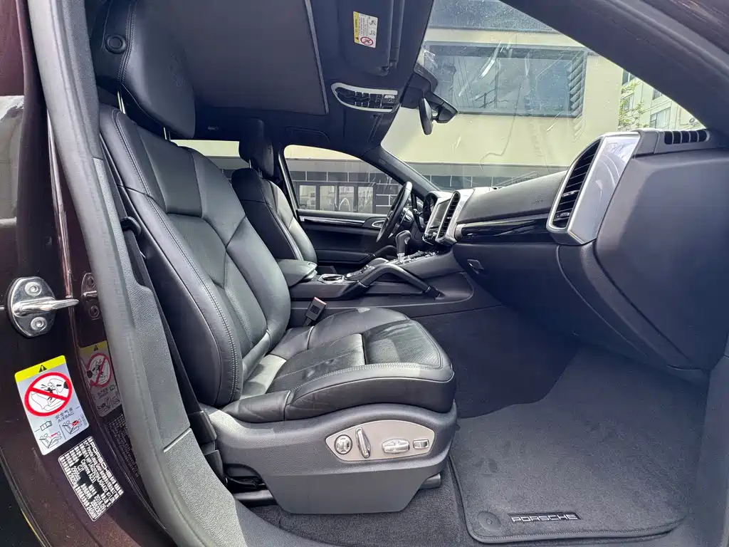 Porsche Cayenne — миниатюра 14